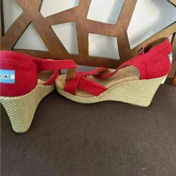 Red Toms wedges, sz 9W New with out tag - Picture 2 of 9